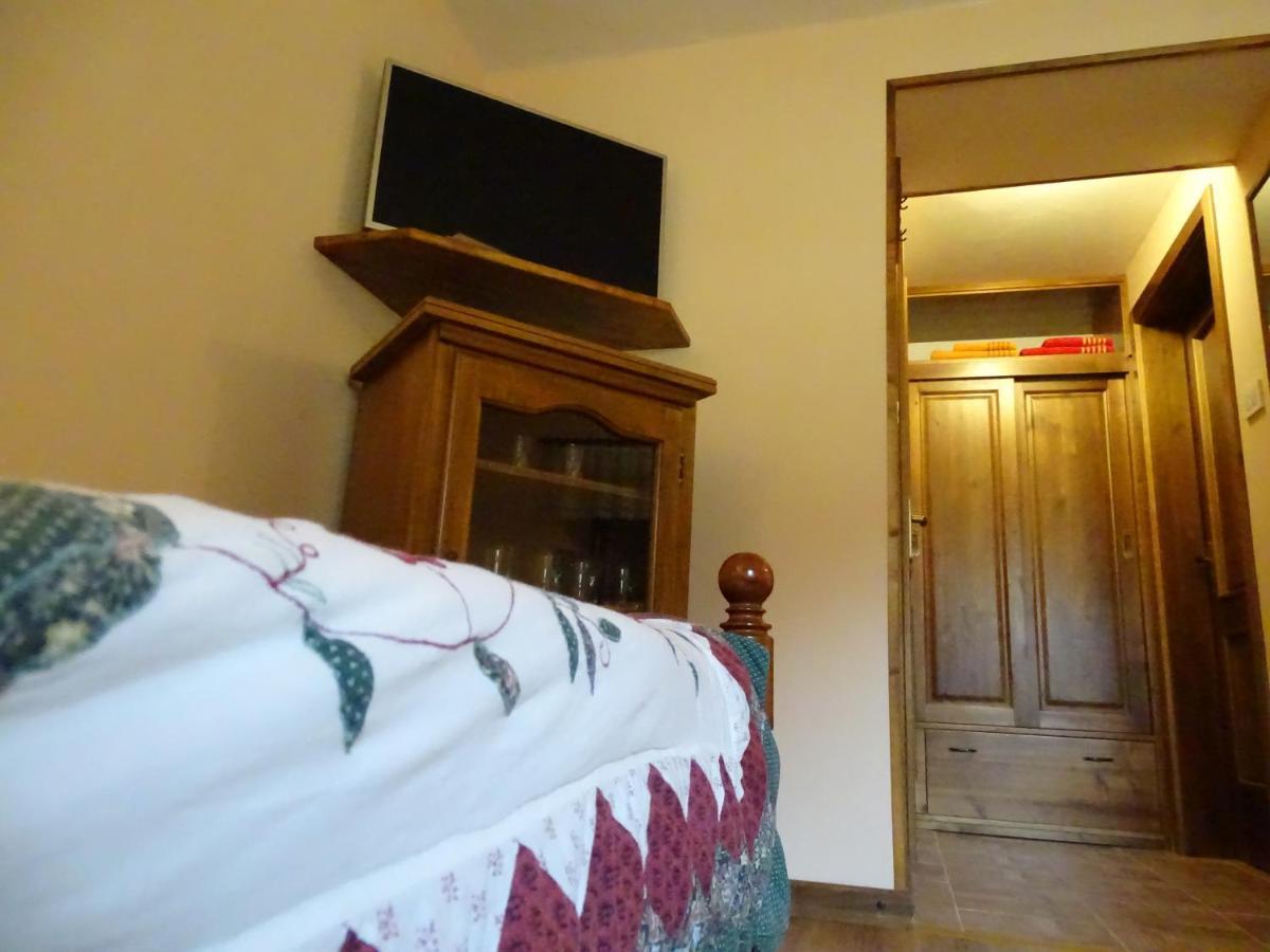 Apartmaji Pr-Gujlu Sela Nad Podmelcem 5220 Tolmin Podmelec Exterior photo