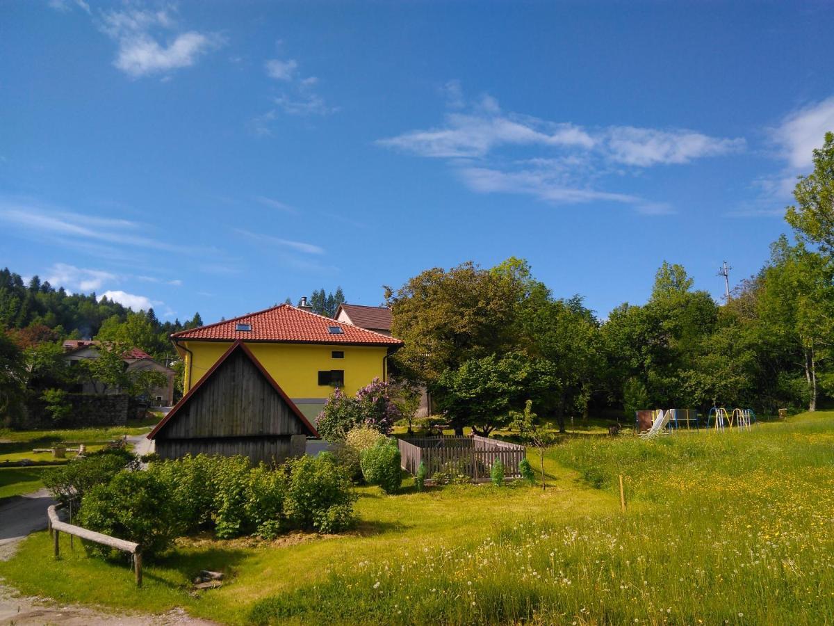 Apartmaji Pr-Gujlu Sela Nad Podmelcem 5220 Tolmin Podmelec Exterior photo